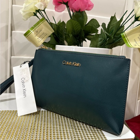NEW Calvin Kelvin Green Wristlet Wallet - Picture 3 of 6